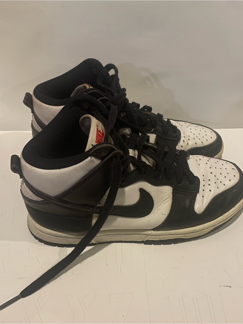 Nike White and Black Women’s Panda Dunks size 6 - Picture 1 of 5